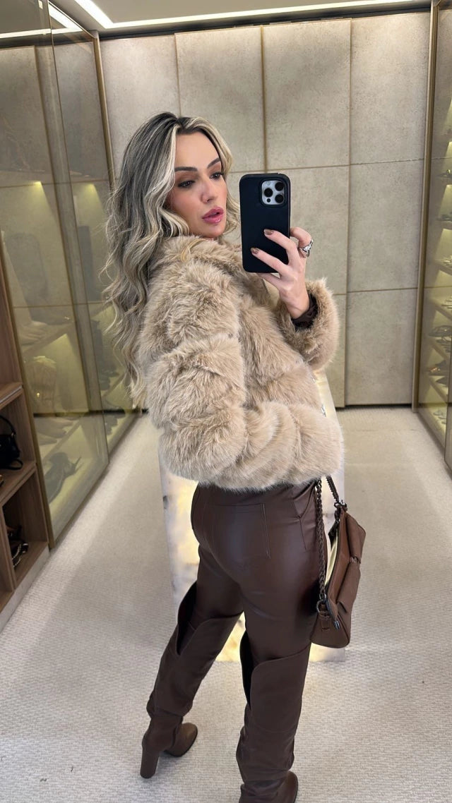 Casaco Curto Pelinhos